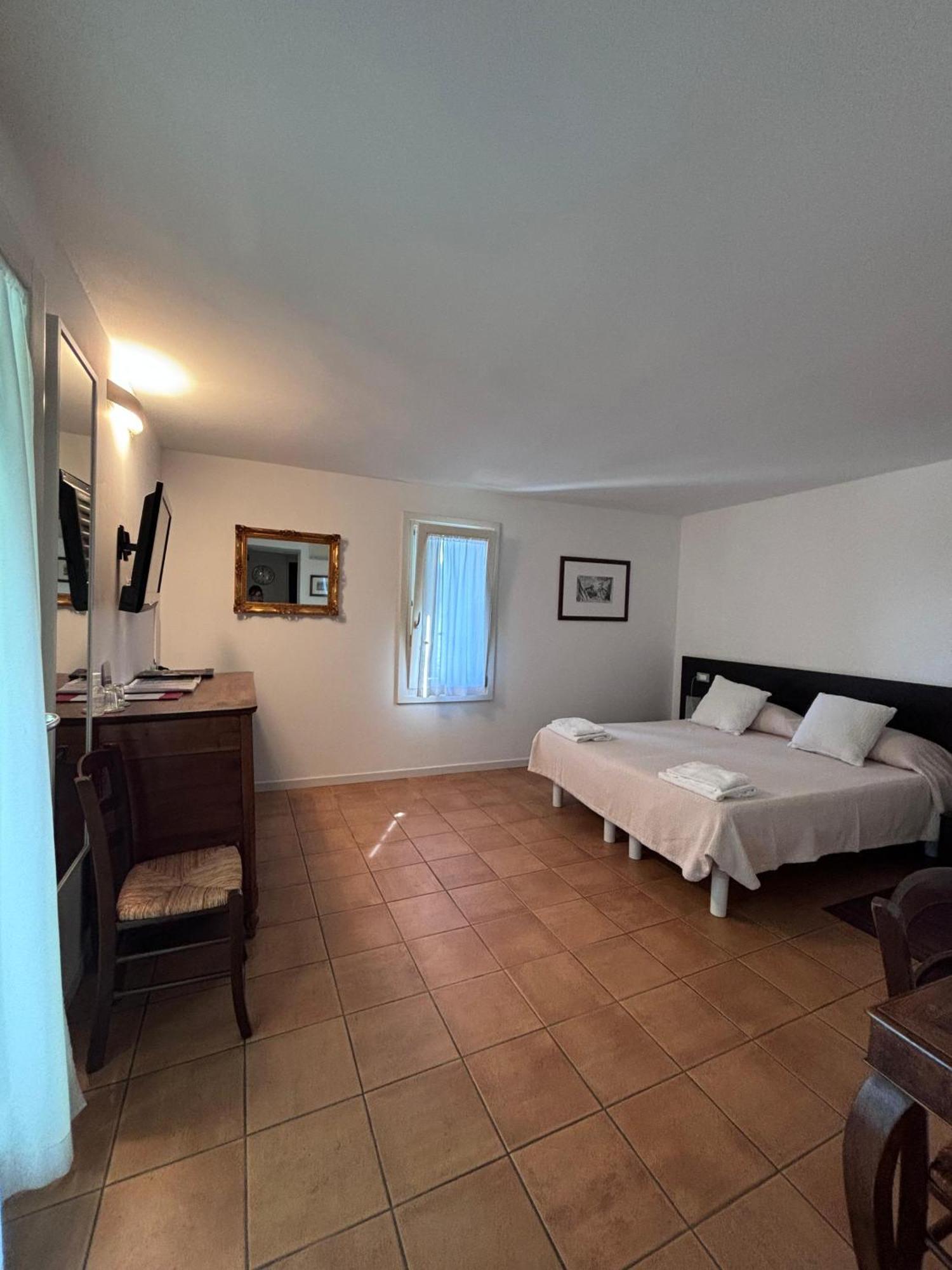 Agriturismo I Mischi กัสเตลนูโอโว เดล การ์ดา ภายนอก รูปภาพ